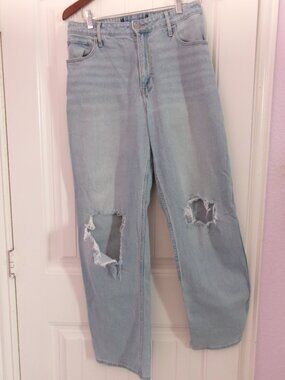 Hollister High-Rise Baggy Ripped Jeans